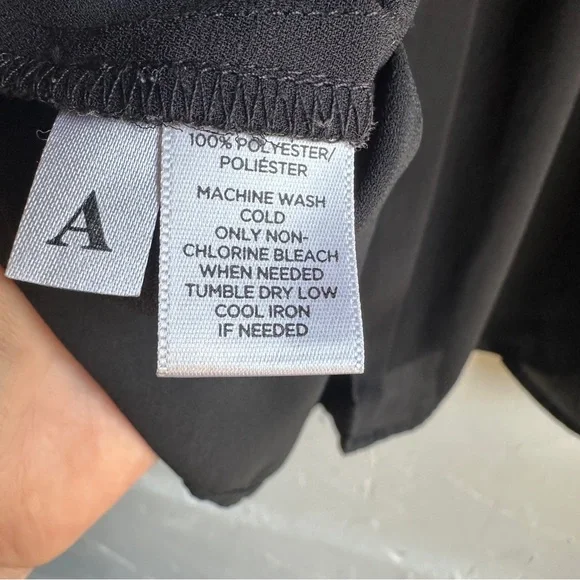 Ann Taylor LOFT Black Sheer‎ Flowy Blouse Sz M Minimalist Elevated Basic Goth - Picture 6 of 9